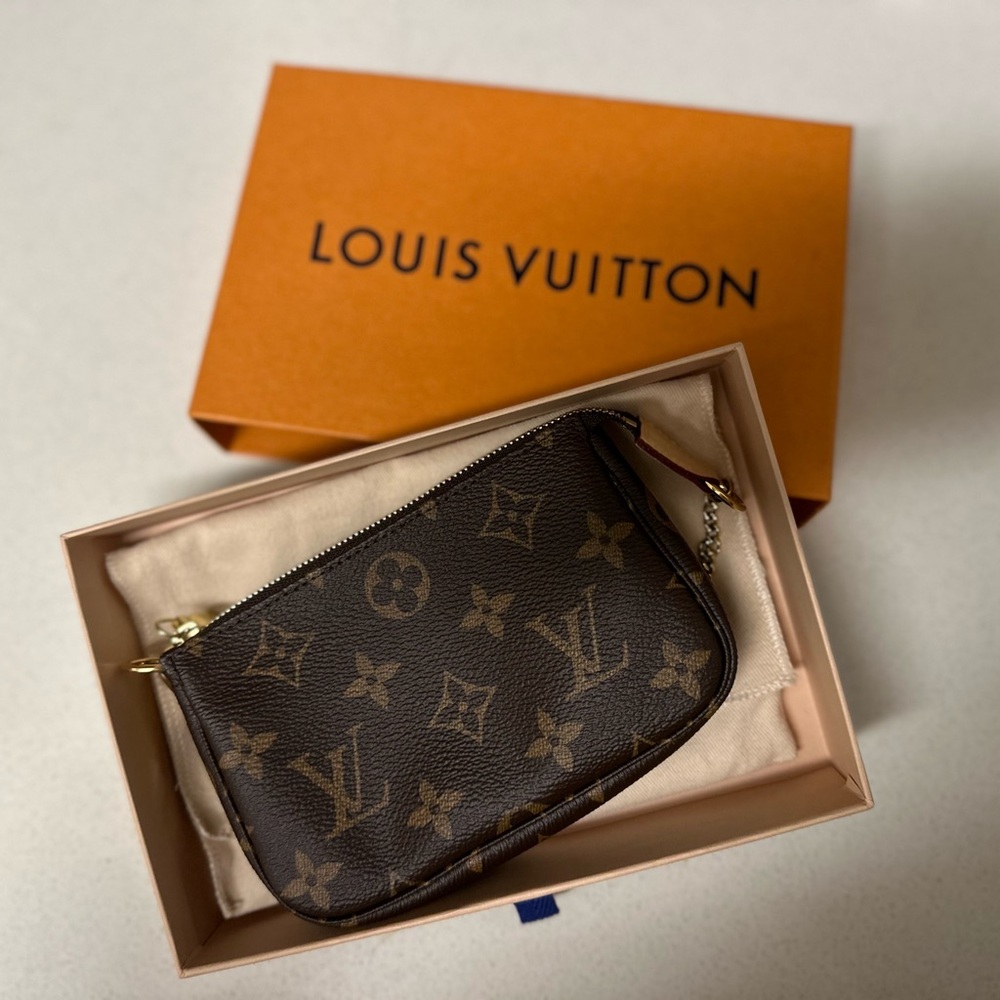 Louis Vuitton Mini Pochette